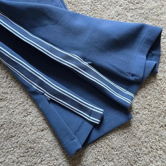 Abercrombie YPB neoKNIT MAX Dark Blue White Stripe Track Pants Size Medium - Picture 8 of 12